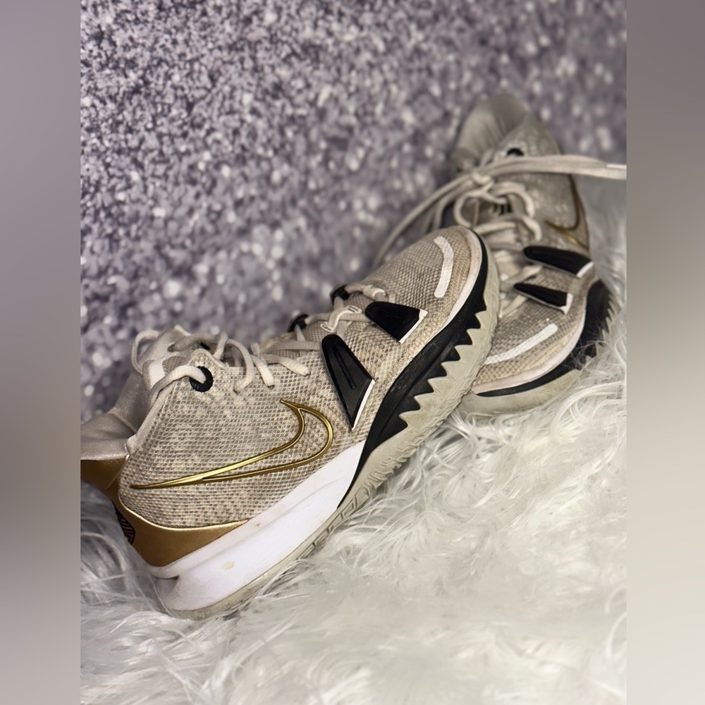 NIKE Kyrie 7 “NBA Final Rings” CQ9326-101 Women’s size 7